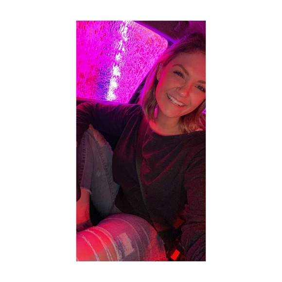 Meet your Posher, Riley - Picture 2 of 2